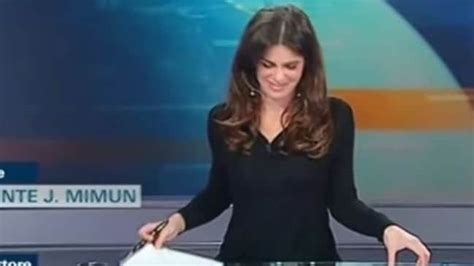 TV presenter wardrobe fail: Spanish presenter’s。